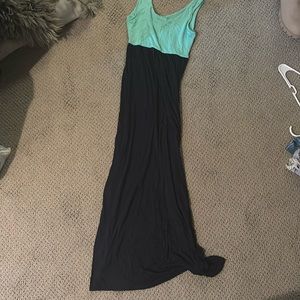 maternity maxi dress, lightweight. barley worn